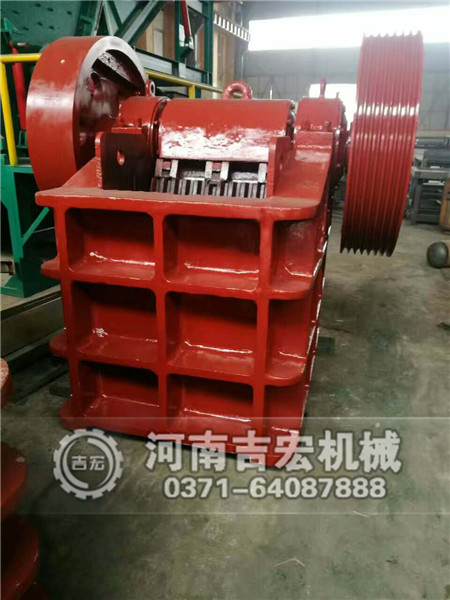 鵝卵石粗碎鄂式破碎機(jī)多少錢一臺(tái),工作原理是什么？