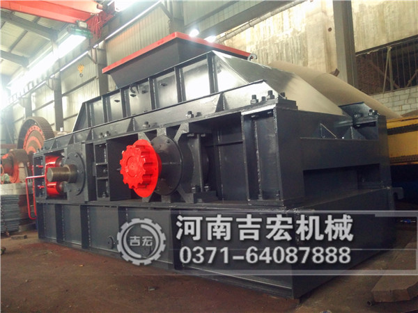 小型制砂機-2pg400×250雙滾打砂機大概多少錢！