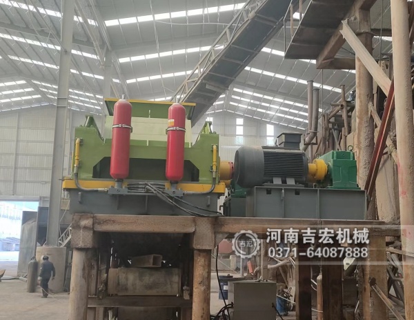 粒度精準(zhǔn)控制：金尾礦對輥破碎機(jī)如何實(shí)現(xiàn)高效回收的“關(guān)鍵一步”！